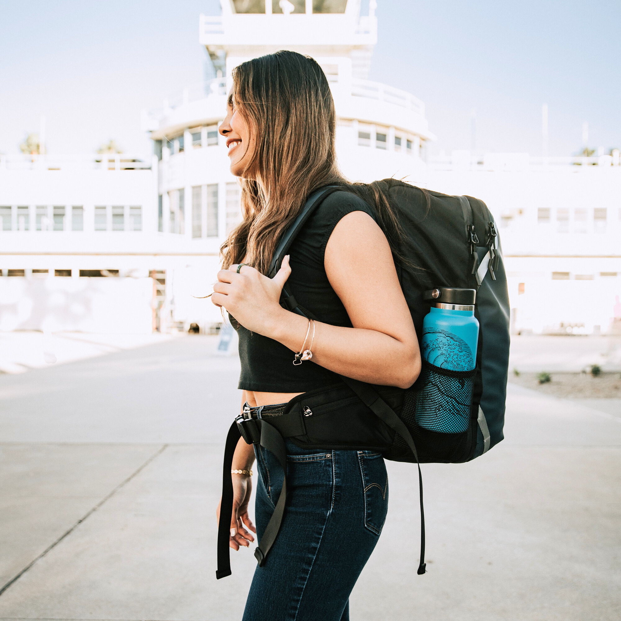 COR Surf Paquete de mochila de viaje de mano | Mochila de viaje Island  Hopper con bolsa de aseo y juego de cubo de embalaje de compresión, Rojo -